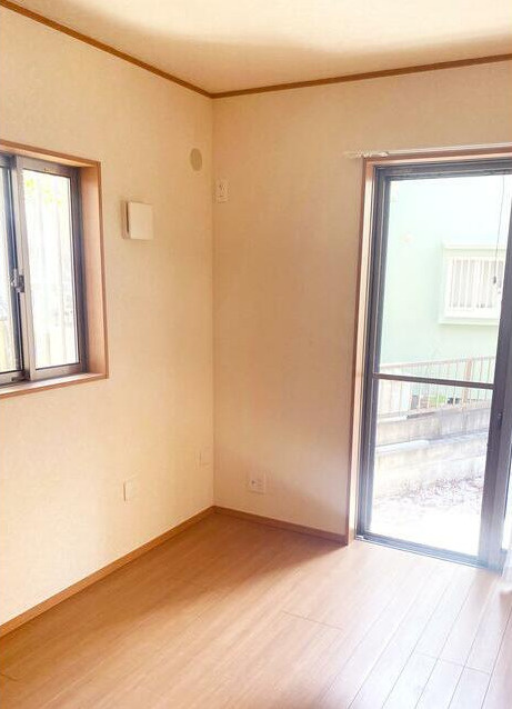 西平山貸家の洋室|ゆったりした洋室です