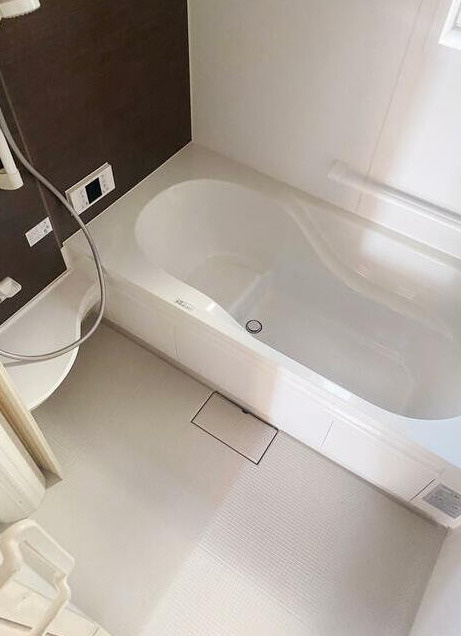 西平山貸家の浴室|きれいなお風呂です