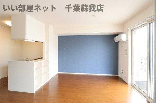 Casa Soaveの居間・リビング|こちらのリビングで趣味の時間をお楽しみください