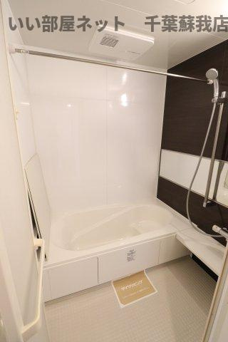 Casa Soaveの浴室|便利な収納スペースです