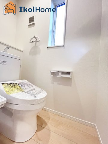 神戸市西区大沢第1　4号棟　新築戸建のトイレ|【ホームページに現地動画掲載中】●年中無休：当日予約可●トイレが2か所あるので夜中も安心です