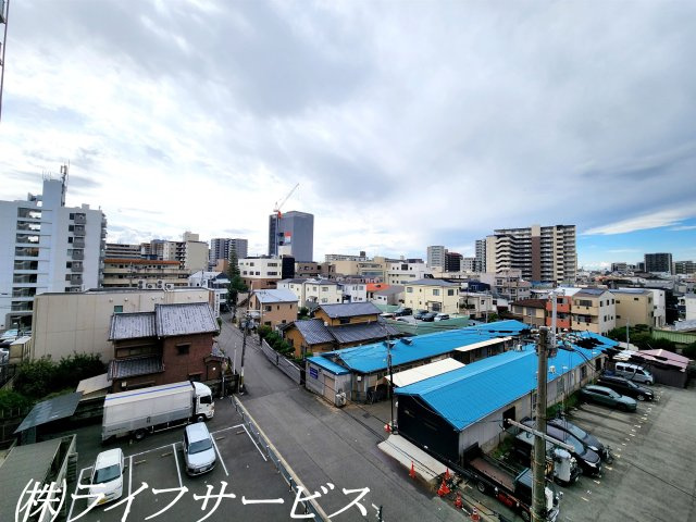 【展望】 | 三国ハイツ | バルコニーからの眺望／目の前は駐車場です！