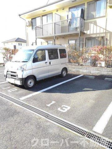 メゾンジャルダン黒嶋Ａの駐車場