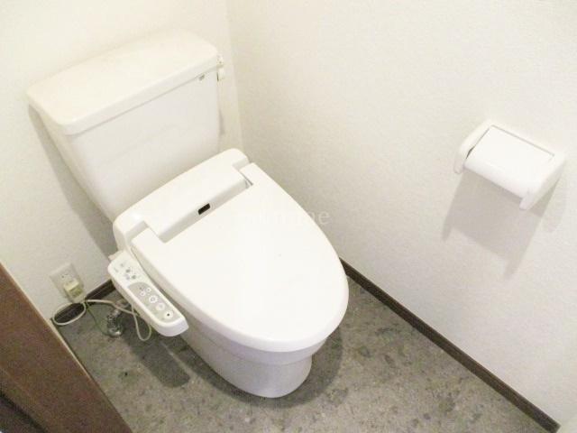 West Side 赤羽のトイレ|温水洗浄便座です☆
