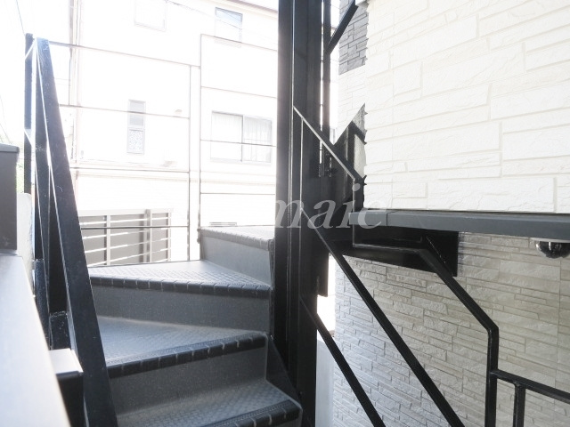 West Side 赤羽のロビー|階段です☆