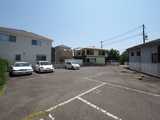 リバーグリーン藤村の駐車場