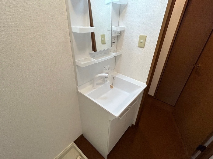 メゾン･テルシャトー E棟の独立洗面台|洗髪洗面化粧台