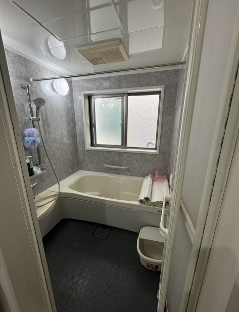 中野区江原町2丁目　中古戸建の浴室|資料請求などお気軽にお問い合わせ下さい！
03-5990-5201