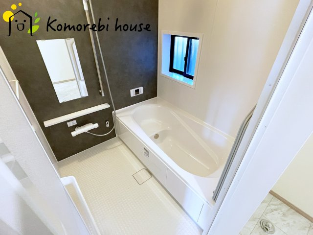 さいたま市北区吉野町2丁目191番　新築一戸建て　ハートフルタウン　Aの浴室|暖房・乾燥・換気が一体になった多機能浴室で、一年を通して快適に使えるのが魅力。冬は暖房であたたかく、雨の日は乾燥が洗濯物をしっかり乾かしてくれます。