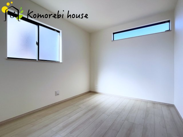 さいたま市北区吉野町2丁目191番　新築一戸建て　ハートフルタウン　Aの洋室|最近の新築住宅は窓まわりの性能が大きく進化しています。複層ガラスに、樹脂とアルミを組み合わせた断熱性の高いハイブリッドサッシを採用。