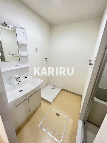 リベラルパレス城東A棟の洗面所|同物件別部屋の写真です