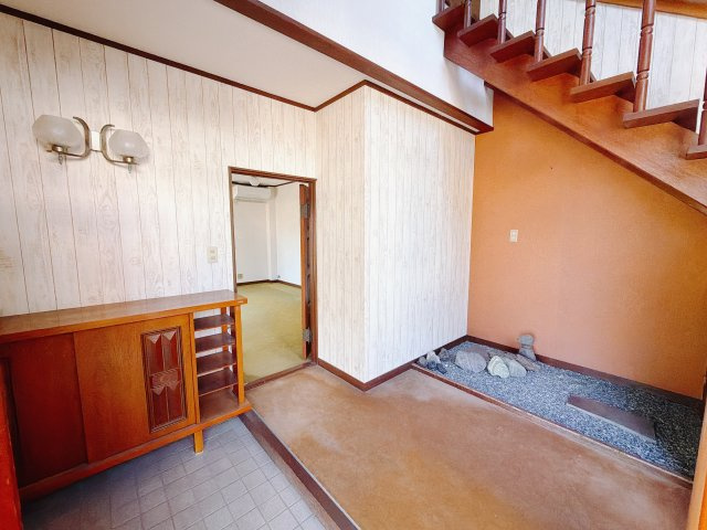 【中古戸建】前橋市南町3丁目の玄関|■玄関｜玄関は意外と生活感が出る場所。玄関でお家の印象が決まってしまうと言っても過言ではありません。