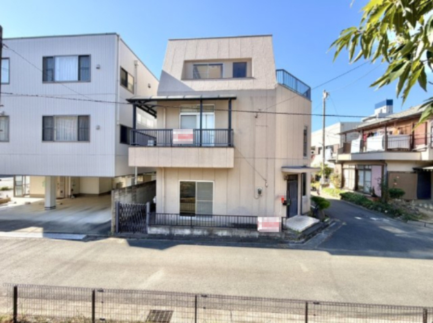 【中古戸建】前橋市南町3丁目の外観|■外観｜特徴のある個性的な住まいと美しい街並み、そして住みやすい環境を、ぜひ現地でご覧になりませんか。お気軽にお問合せください(^^)  