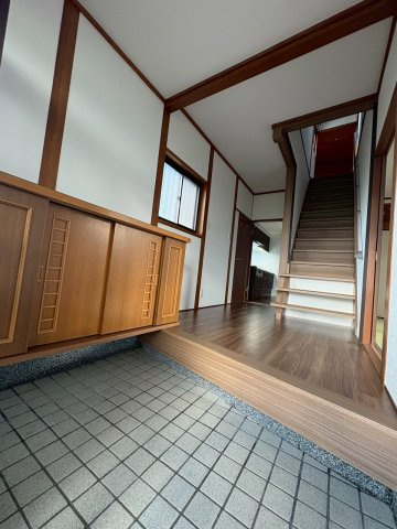 糸島市高祖　中古一戸建　の玄関