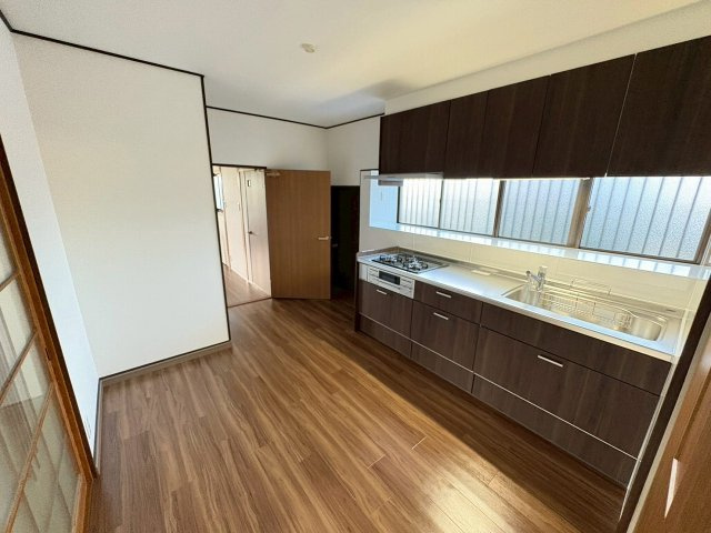 糸島市高祖　中古一戸建　のキッチン