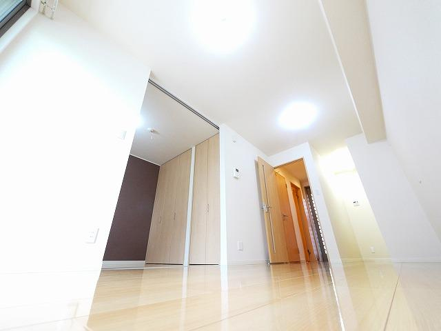 ベレオ天理の内装|ゆったりとした居間です