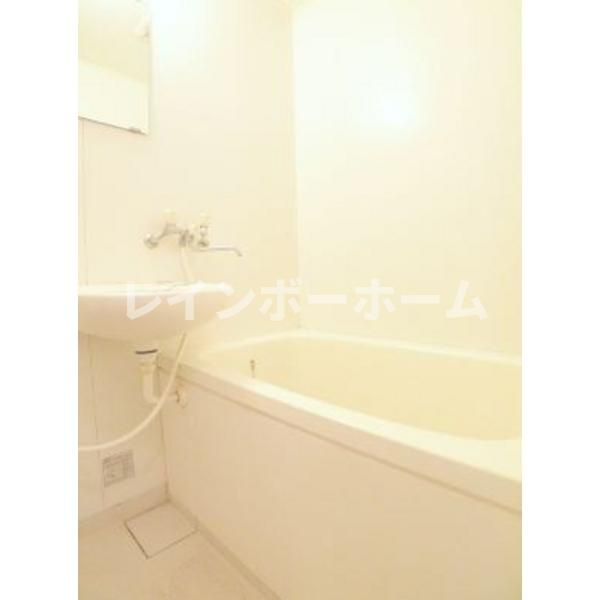 仲介手数料（賃料の1.10ヵ月）の50％OFF対象物件！の浴室