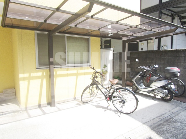 長谷川ハイムのその他共用部分|広々とした駐輪場です☆