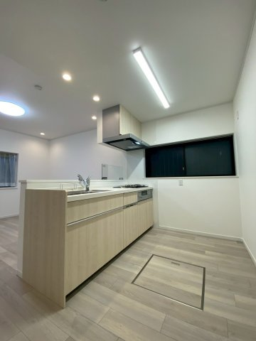 東村山市秋津町二丁目中古戸建のキッチン|コンパクトなキッチンで掃除もラクラク