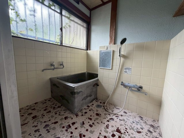 東京都八王子市下恩方町 中古戸建の浴室|日々の疲れを癒すお風呂付です