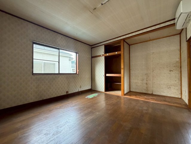 東京都八王子市下恩方町 中古戸建の洋室|明るい洋室です