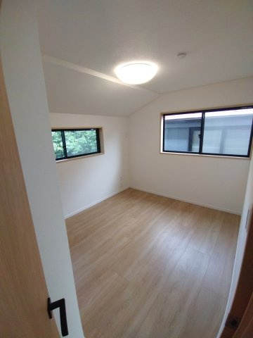 西東京市南町一丁目戸建の洋室|コンパクトで使いやすい洋室です