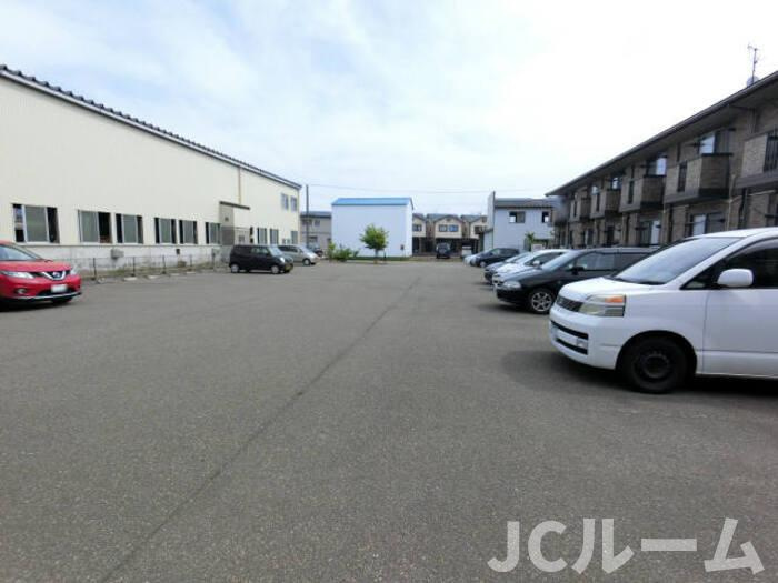 セジュール モナリエ ABの駐車場