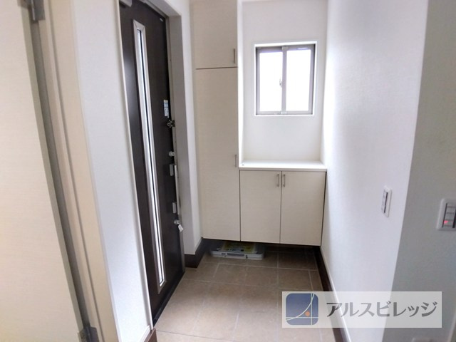 新築/練馬区大泉学園町3丁目　３８期全1棟の玄関|収納もある玄関です