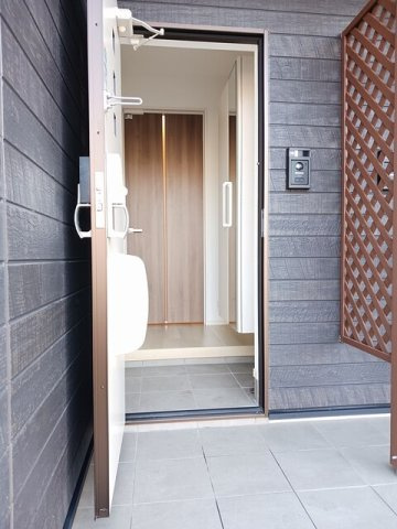 サニーヒルの玄関