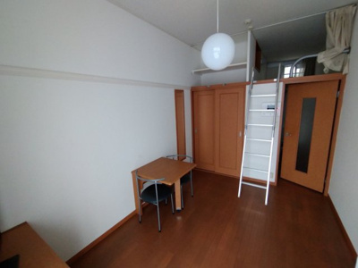 【居間・リビング】 | レオパレスＳＴＡＲ　ＲＩＮＧ | 一階はフローリング仕様