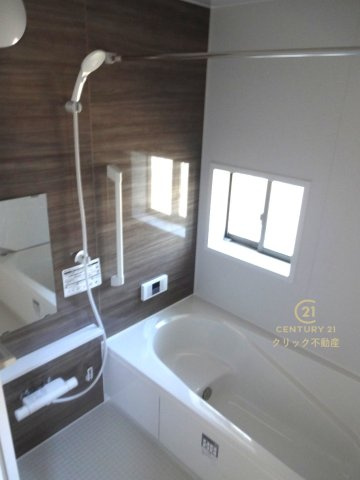 ハートフルタウン 　水戸市内原町984番　Aの浴室|ゆったりした1坪タイプシステムバスです。追い焚き機能付きで生活時間の違うご家族にもとても便利です！