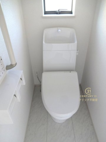 ハートフルタウン 　水戸市内原町984番　Aのトイレ|１階と２階、２ヶ所に清潔なトイレ。
毎日使う空間と機能だから、いつまでも清潔なスペースであってほしいのがトイレです。