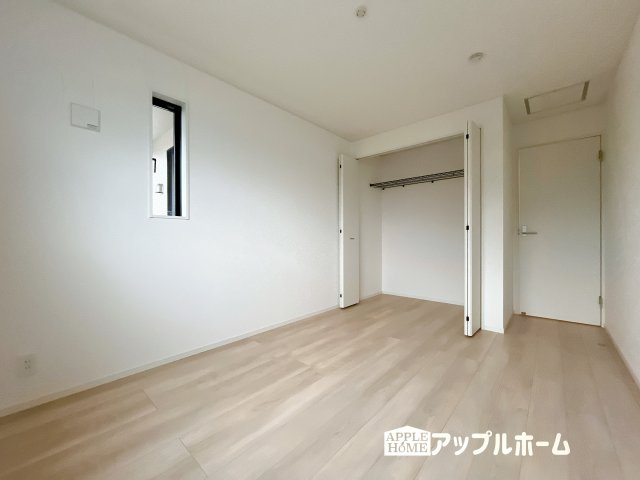 【新築住宅】上里町忍保 第1 全2棟の洋室|２階居室は全室収納あり！たっぷりある収納活用でお部屋もキレイを保てます♪