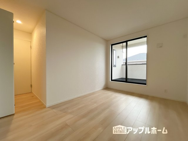 【新築住宅】上里町忍保 第1 全2棟の洋室|２階居室は全室収納あり！たっぷりある収納活用でお部屋もキレイを保てます♪