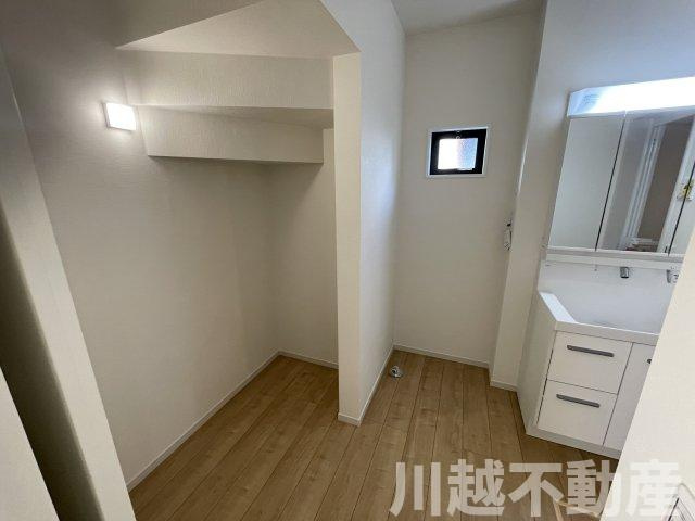 土地面積広々40坪超！駐車3台可能のランドリースペース|ドリンクサービスあります