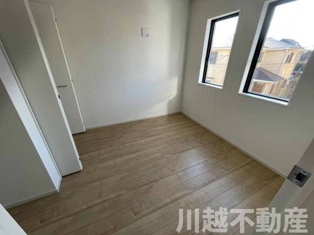 土地面積広々40坪超！駐車3台可能の洋室|詳細な資料はお問い合わせください