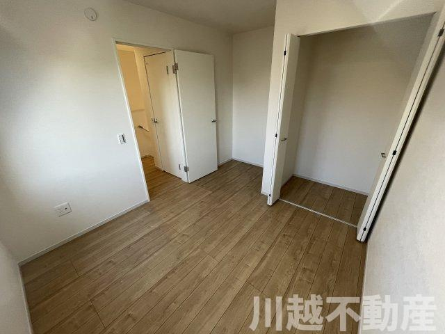 土地面積広々40坪超！駐車3台可能の洋室|面倒な住宅ローン手続き代行します