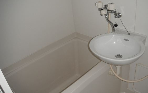 レオパレスウィステリアの浴室