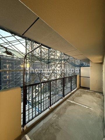 【バルコニー】 | 続きバルコニーなので洗濯動線もスムーズです♪