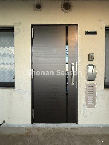 【玄関】 | 来訪者を目視できるモニターフォンを完備！日勤で管理体制も良好です♪