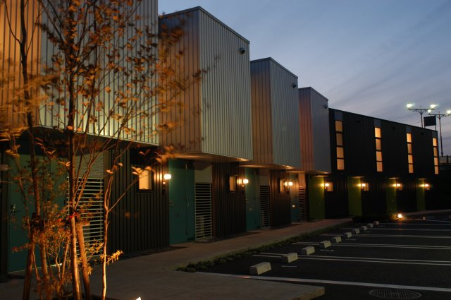 モナ・ベイルの外観