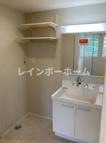 仮称メゾンブルーの独立洗面台|※建築中のため参考写真となります。