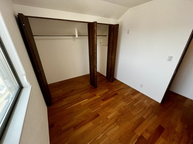 明石市朝霧東町３丁目　戸建の洋室