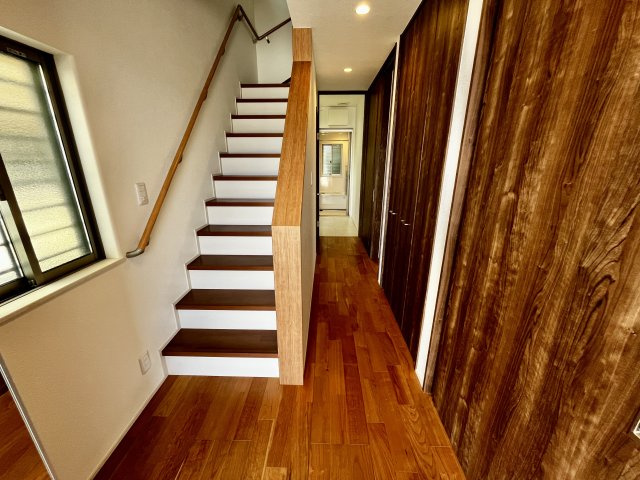 明石市朝霧東町３丁目　戸建の内装