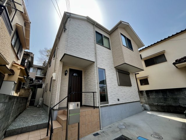 明石市朝霧東町３丁目　戸建