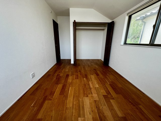 明石市朝霧東町３丁目　戸建の洋室