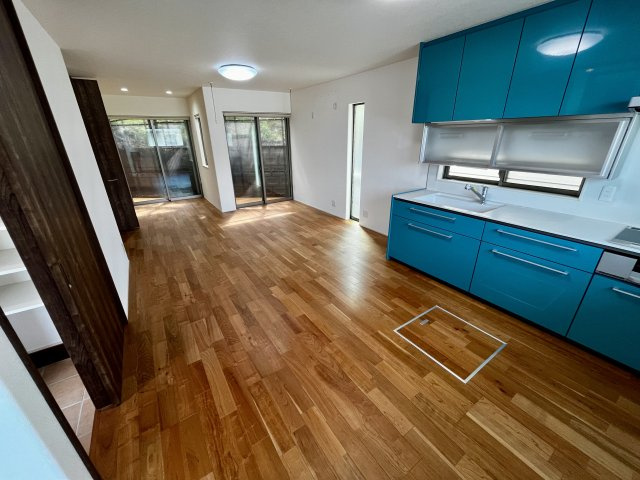 明石市朝霧東町３丁目　戸建の居間・リビング