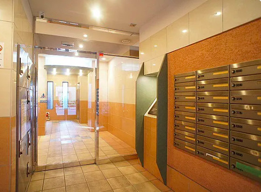 中央区新川２丁目の賃貸マンションのロビー