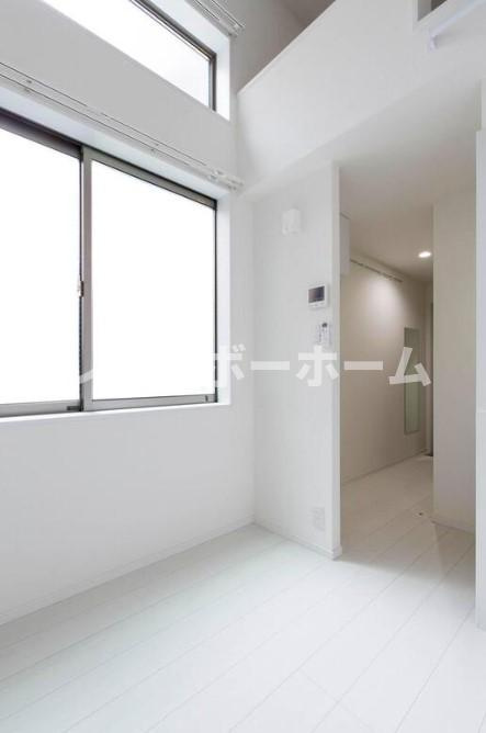 フォース新小岩の居間・リビング