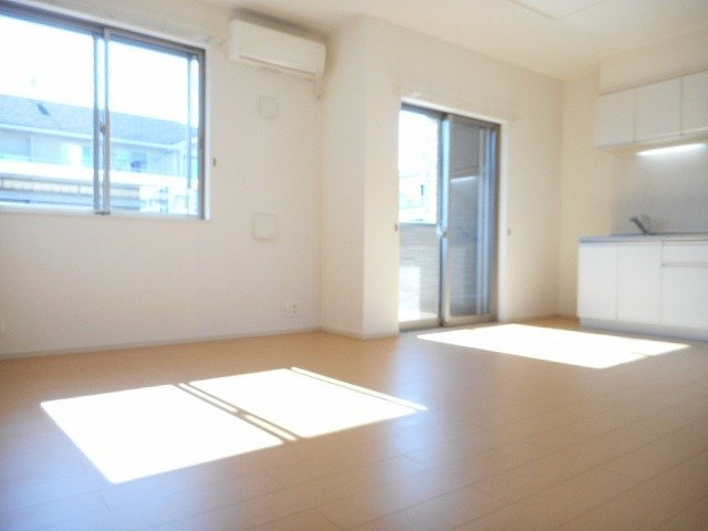 メゾンドクレールの居間・リビング